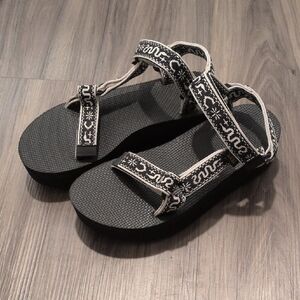 Teva Flatform Universal Sandals